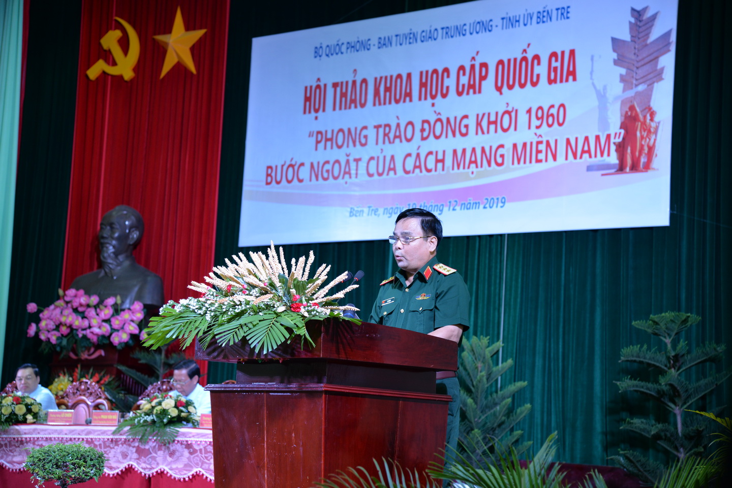 Thượng tướng Lê Chiêm phát biểu kết luận hội thảo