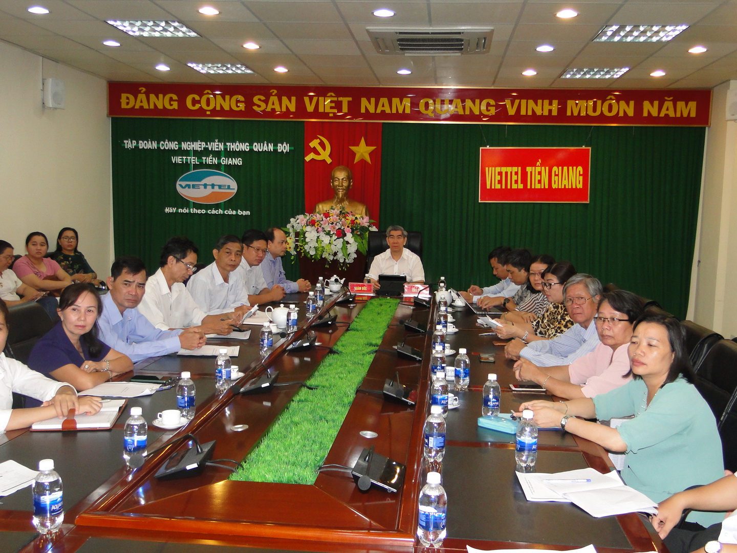 Quang cảnh tại điểm cầu Tiền Giang