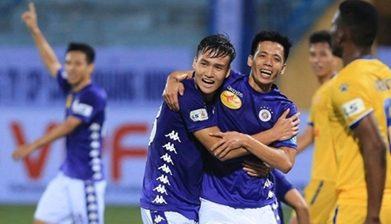 Hanoi FC players during a 2020 V.League 1 match. The team has lost the chance to compete at the ASEAN Club Championship after the tournament was cancelled. (Photo: Vietnam Professional Football JSC)