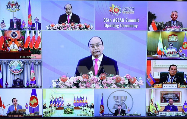 Prime Minister Nguyen Xuan Phuc, who is also Chair of ASEAN 2020, delivers his opening speech at the 36th ASEAN Summit (Photo: VNA).