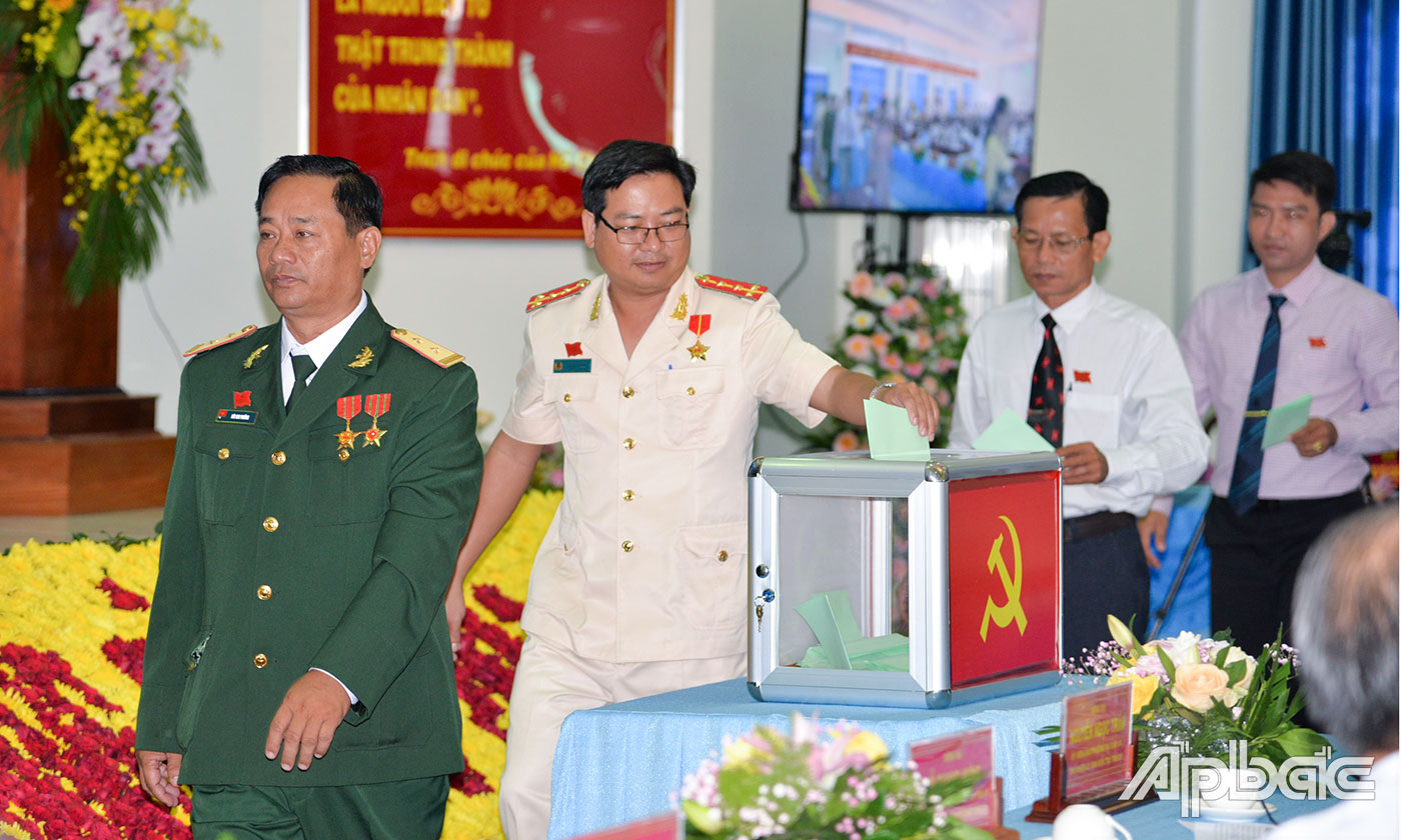 Đại hội bỏ phiếu bầu Đoàn đại biểu dự Đại hội Đại biểu Đảng bộ tỉnh Tiền Giang lần thứ XI, nhiệm kỳ 2020 - 2025.