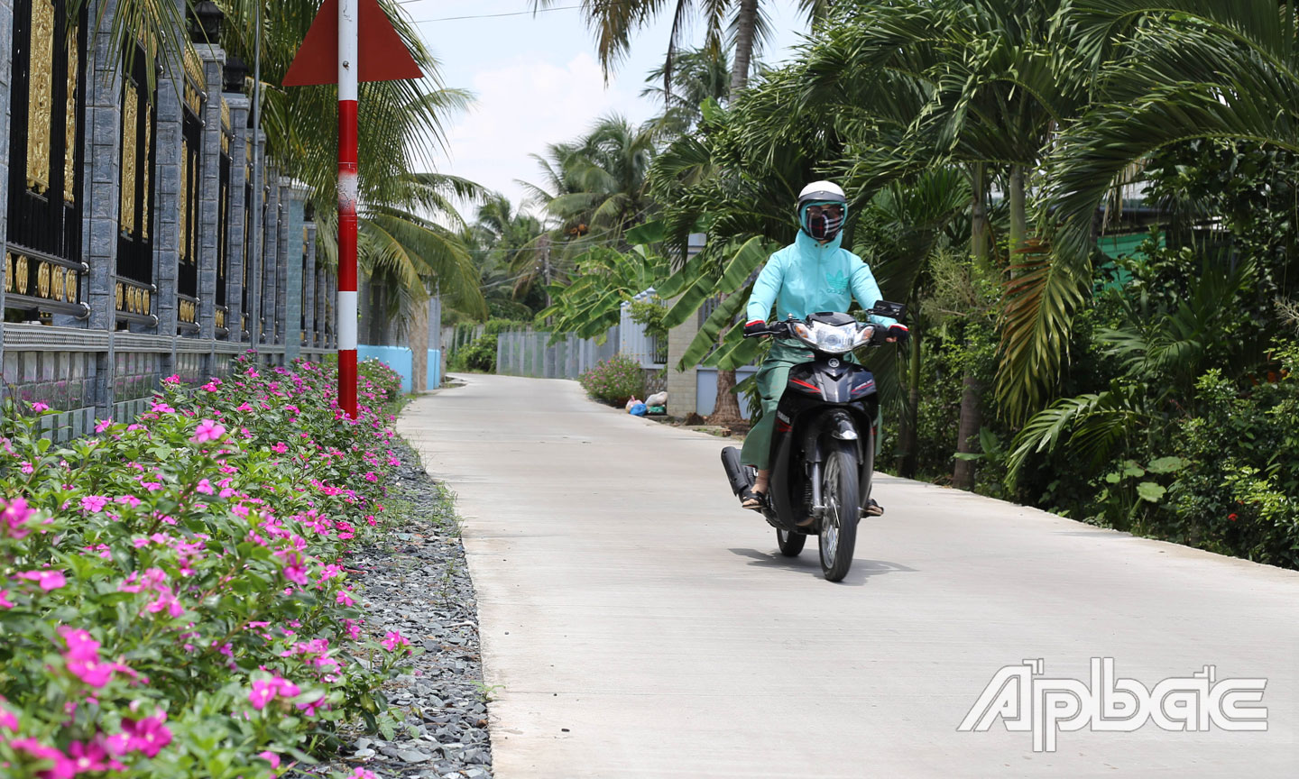 Con đường “ý Đảng lòng dân” mang tên Trạm Bơm Cầu Thắng hôm nay  rộng, đẹp, xinh tươi.