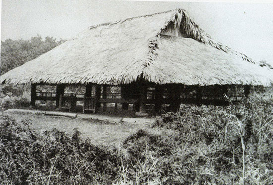 Đình Tân Trào, tỉnh Tuyên Quang, nơi diễn ra Quốc dân Đại hội do Việt Minh triệu tập tháng 8-1945, quyết định Tổng khởi nghĩa, bầu ra Ủy ban dân tộc giải phóng do Hồ Chí Minh làm Chủ tịch.