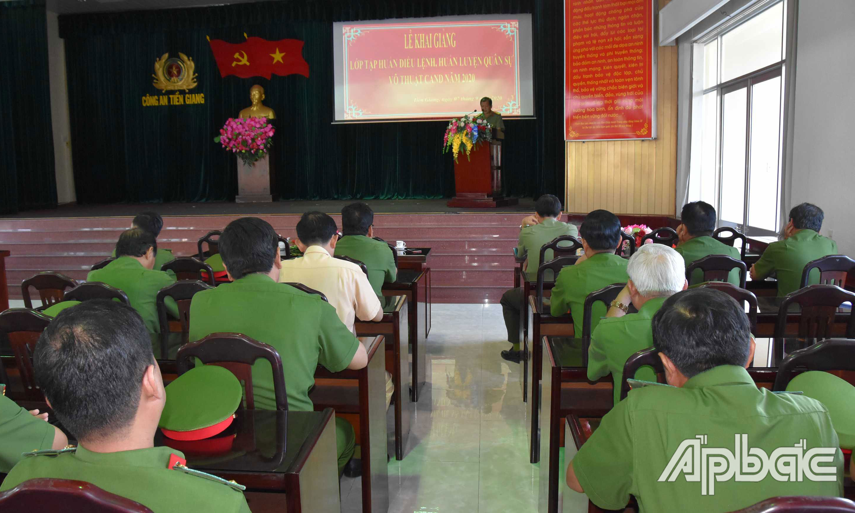 Quang cảnh lớp tập huấn.