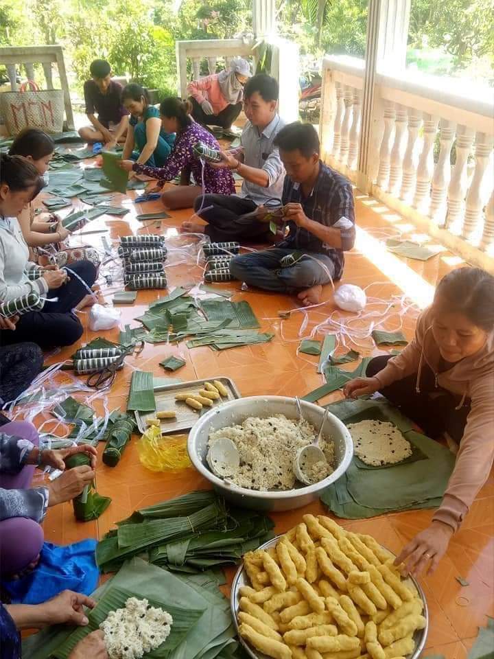 Những đòn bánh tét nghĩa tình.