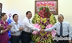 Bí thư Thị ủy Cai Lậy chúc mừng Lễ Giáng sinh các cơ sở tôn giáo