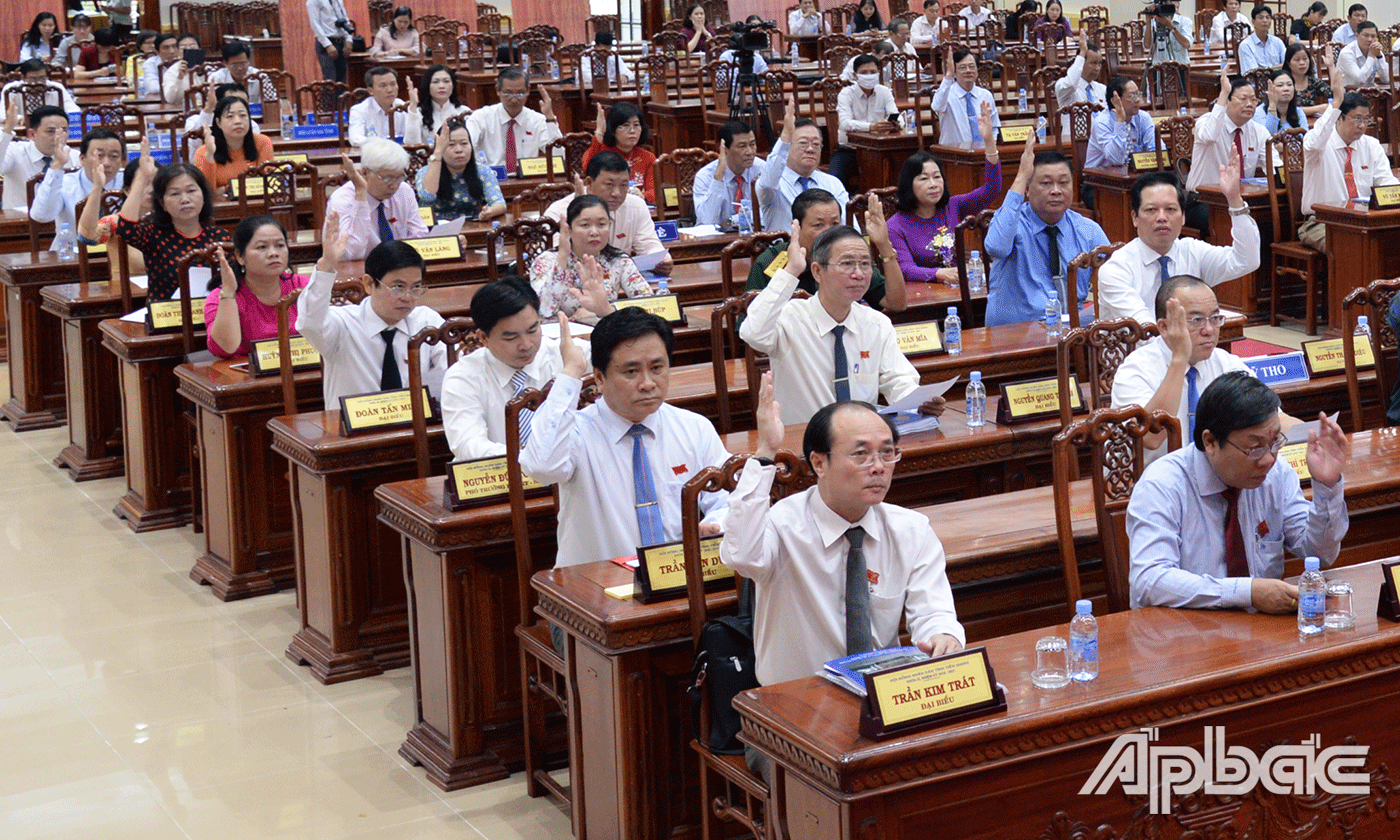 miễn nhiệm Chủ tịch