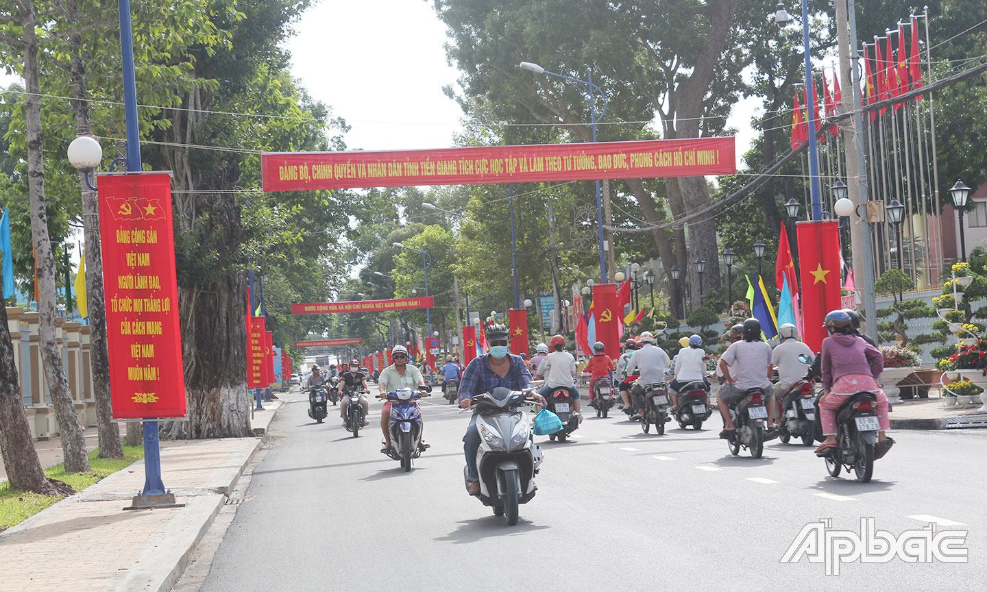 Hạ tầng đô thị tiếp tục được quan tâm đầu tư xây dựng theo các tiêu chí đô thị loại I. Ảnh: H.L