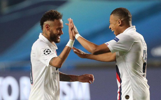 Kylian Mbappe và Neymar (trái) dẫn đầu danh sách Nhân vật thể thaoở Pháp.