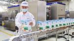 Vinamilk exports first large batch of milk to China in 2021