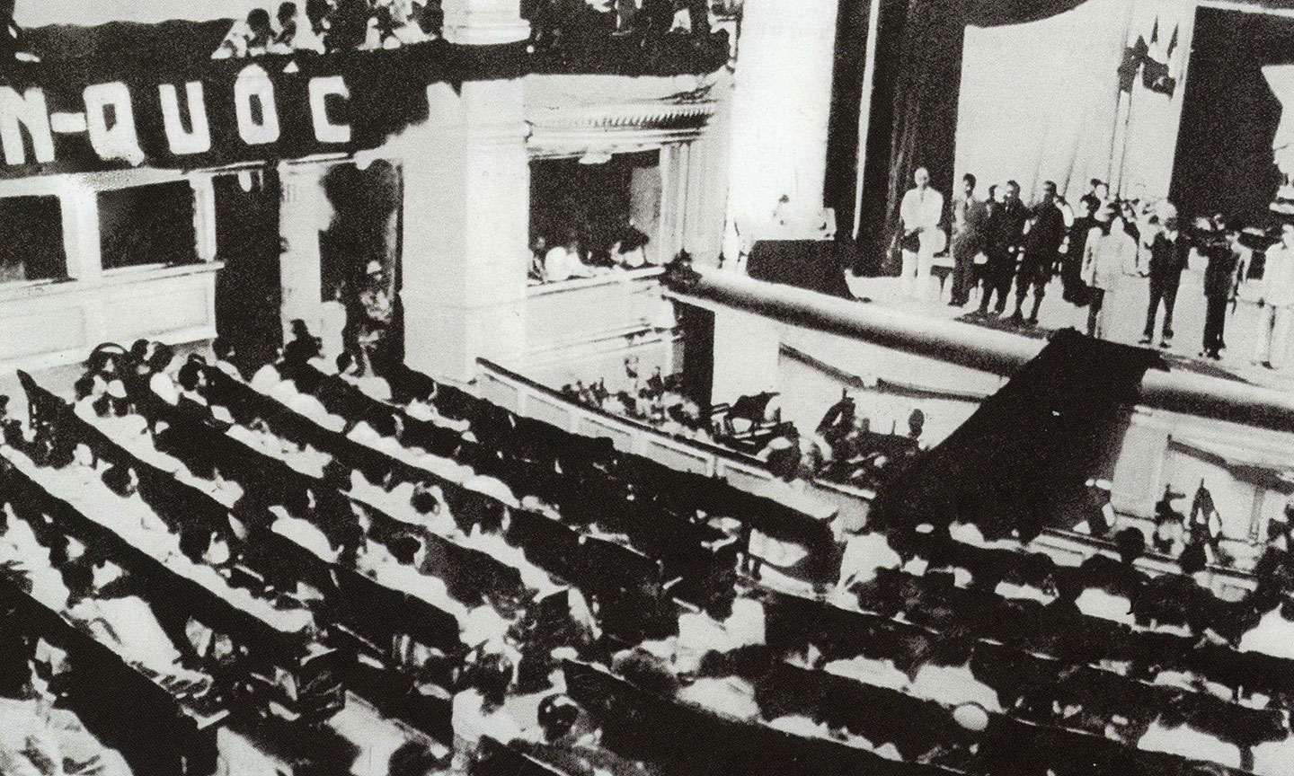 Kỳ họp thứ nhất Quốc hội khóa I, Quốc hội đầu tiên của nước Việt Nam Dân chủ Cộng hòa sau Tổng tuyển cử  ngày 6-1-1946, tại Nhà hát lớn Hà Nội.