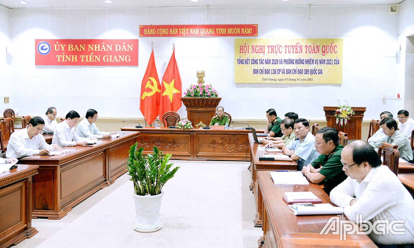 Quang cảnh điểm cầu Tiền Giang.