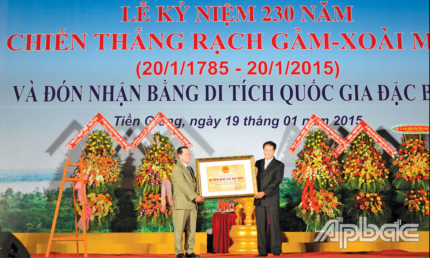 Năm 2015, tỉnh Tiền Giang vinh dự đón nhận Bằng Di tích Quốc gia đặc biệt Khu di tích Chiến thắng Rạch Gầm - Xoài Mút. 		    	                                                                                                                                                                                 Ảnh: HOÀI THU