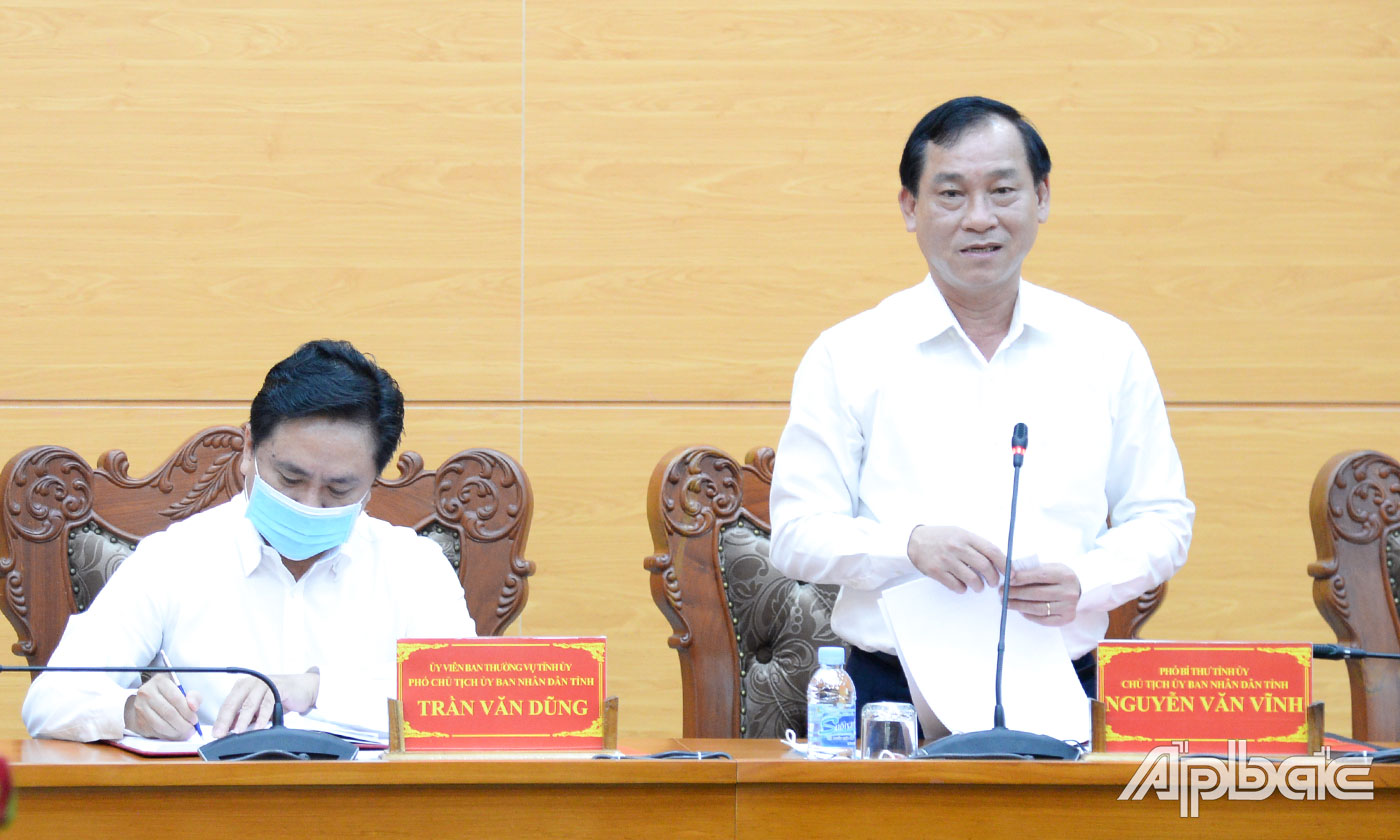 Đồng chí Nguyễn Văn Vĩnh, Phó Bí thư Tỉnh ủy Tiền Giang phát biểu tại phiên họp.