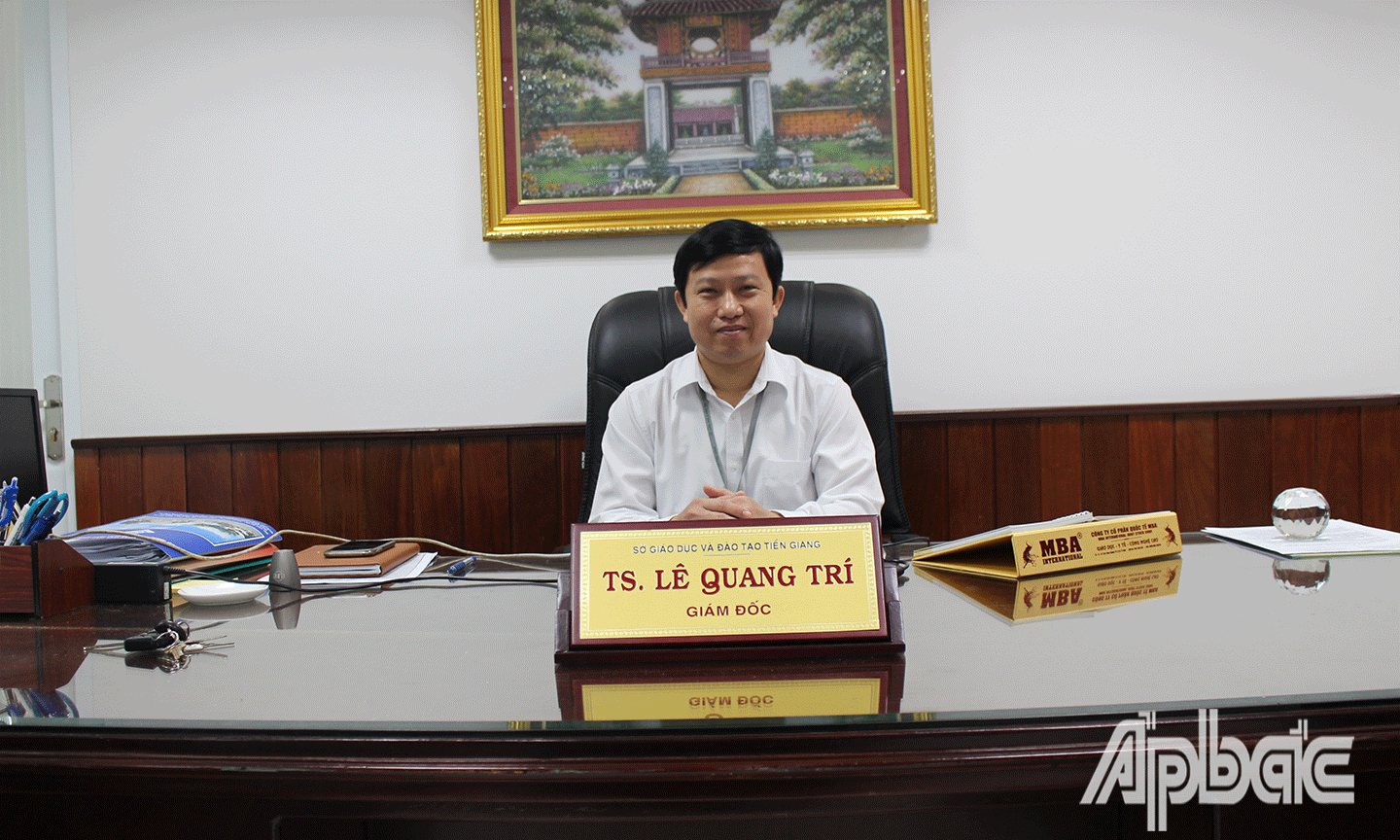 Tỉnh ủy viên, Giám đốc Sở GD-ĐT Lê Quang Trí. 