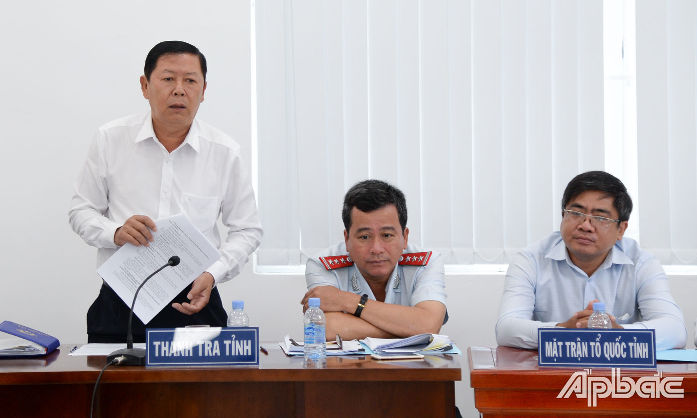 Chánh Thanh tra tỉnh Tiền Giang Hồ Hữu Nghị chủ trì buổi tiếp xúc, đối thoại.