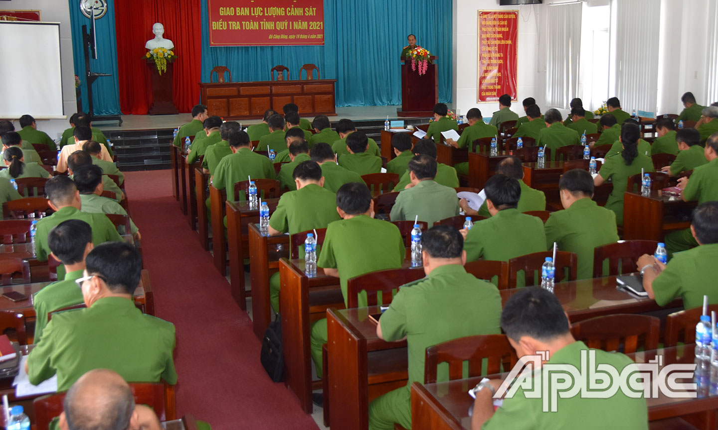 Đại biểu dự hội nghị 