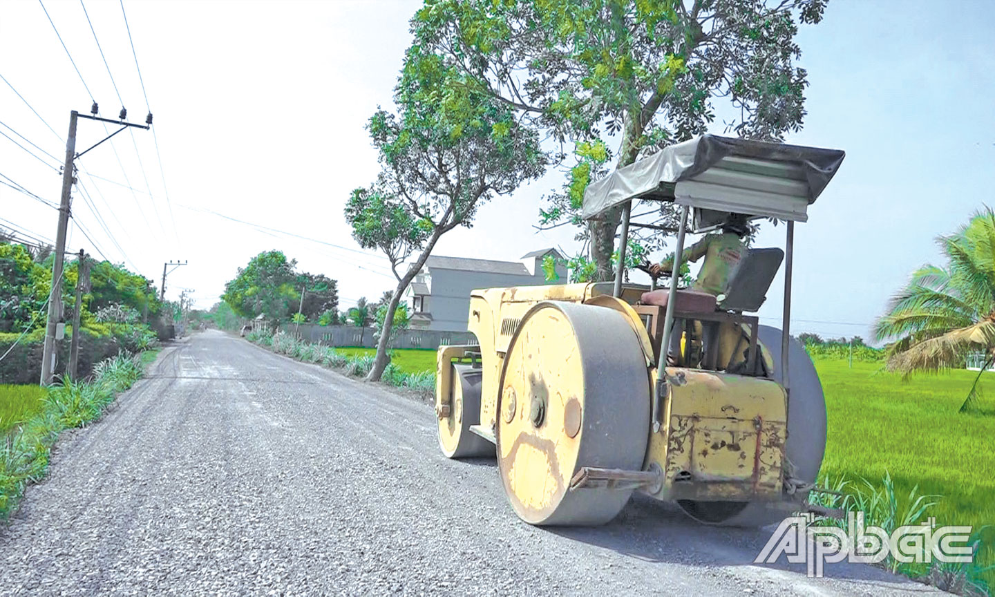 Long Vĩnh nâng cấp, mở rộng đường sá để đạt chuẩn NTM nâng cao.