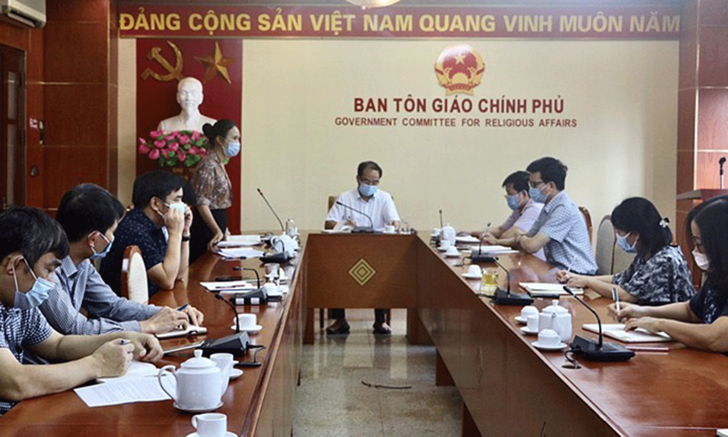 Thứ trưởng Vũ Chiến Thắng chủ trì cuộc họp tại Ban Tôn giáo Chính phủ về công tác phòng, chống dịch trong các tôn giáo.