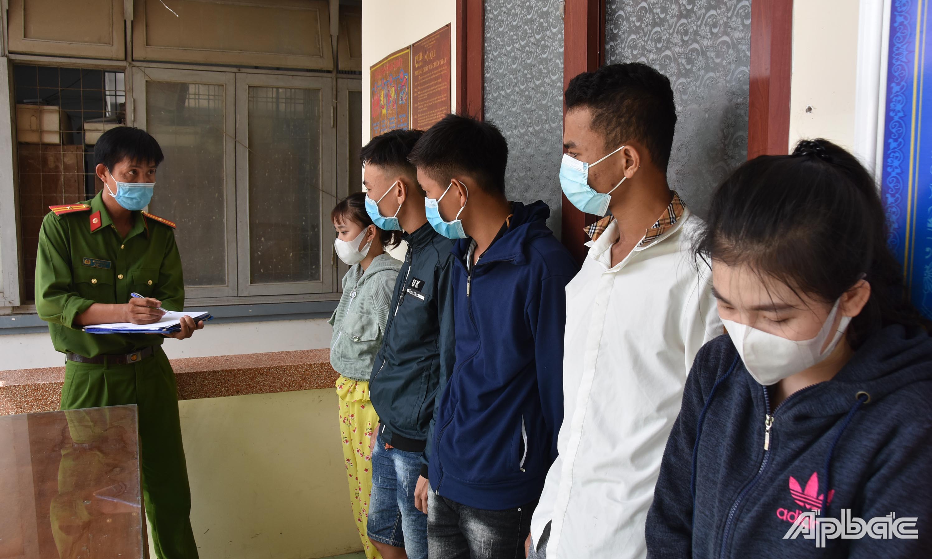 Các đối tượng tại cơ quan Công an.