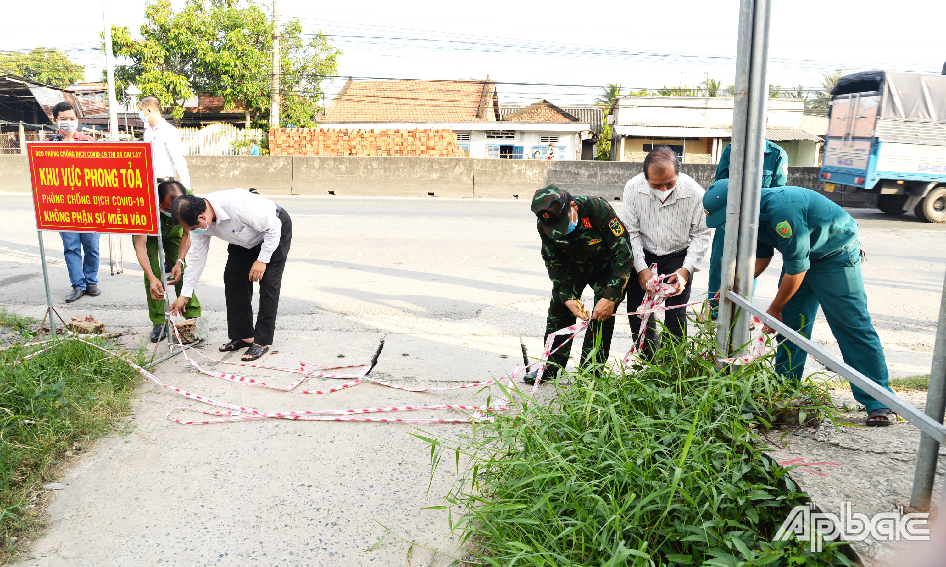 Tháo dỡ phong tỏa tại một phần Quý Thạnh (xã Tân Hội).