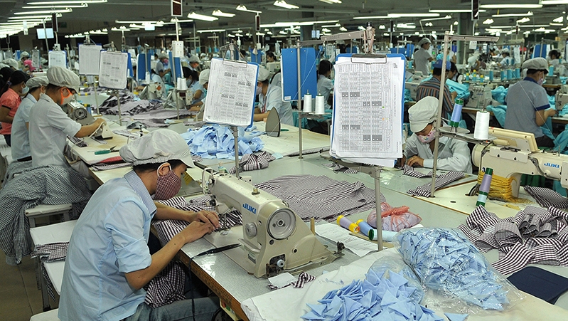 A garment factory of the Garment Corporation 10 (Photo: Nguyen Dang).