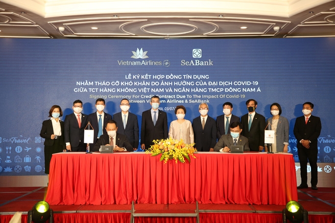 General view of the signing ceremony. (Photo: VNA).