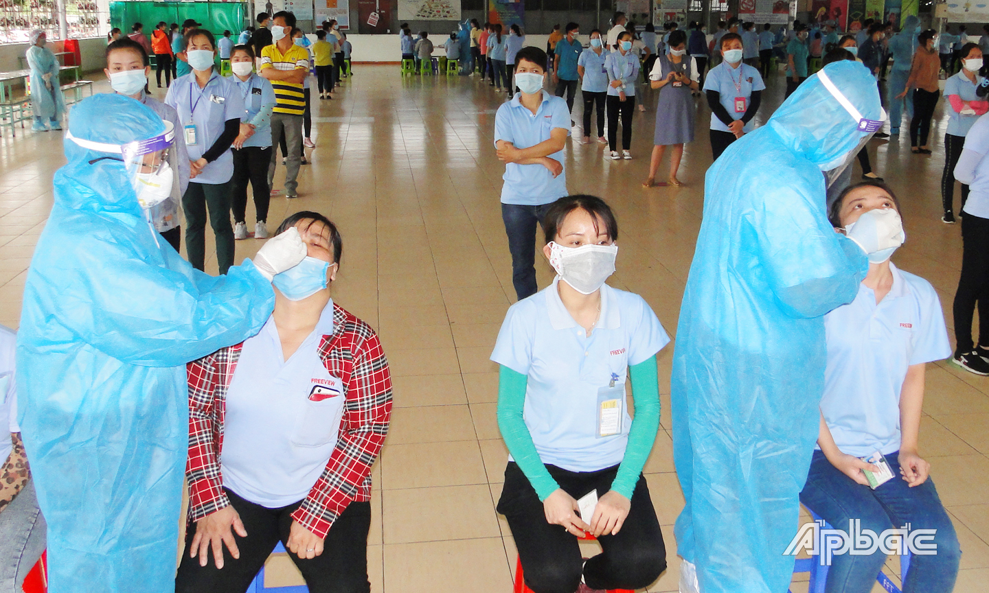 quá trình truy vết, khoanh vùng, sàng lọc và lấy mẫu xét nghiệm các trường hợp nghi ngờ và trường hợp nguy cơ mắc Covid-19 đã phát hiện nhiều ca dương tính với SARS-CoV-2 trong công nhân