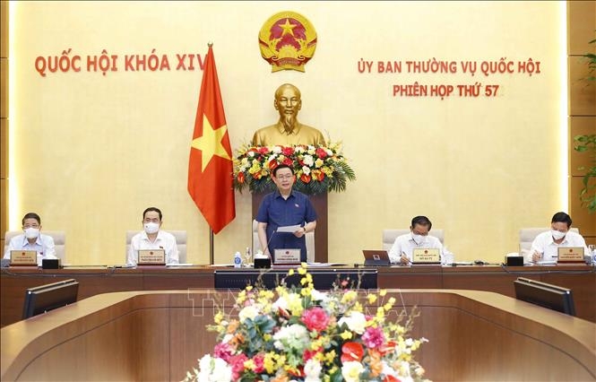 NA Chairman Vuong Dinh Hue speaks at the 57th meeting of the NA Standing Committee on June 14, 2021. (Photo: VNA).