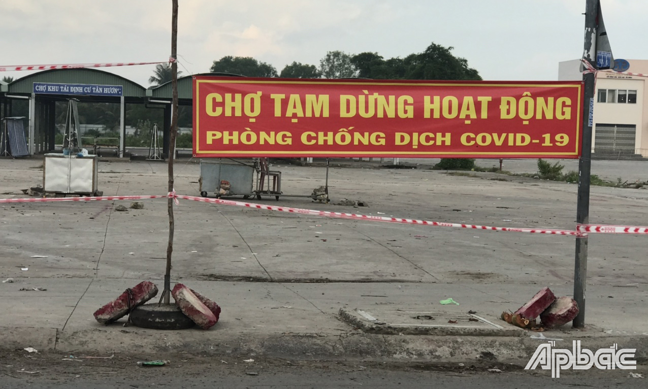 Chợ khu tái định cư Tân Hương đã tạm ngưng hoạt động.