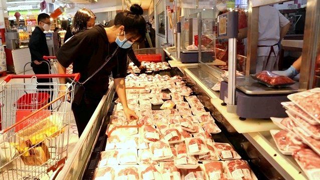 Vietnam imported about 70,000 tonnes of pork and pork products in the first six months of 2021. (Photo: VNA).