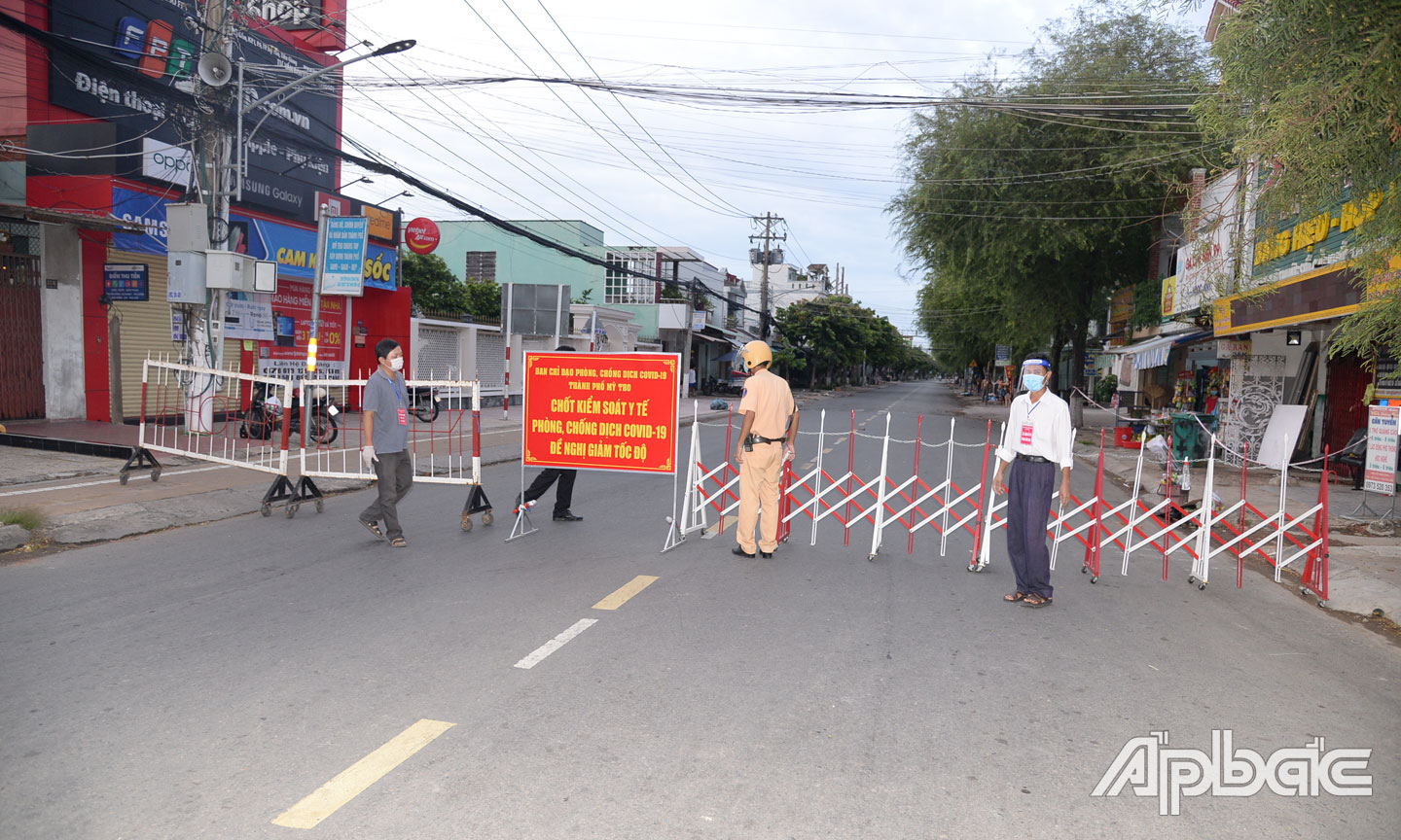 TP. Mỹ Tho siết chặt kiểm tra người dân ra đường  để phòng, chống dịch Covid-19.