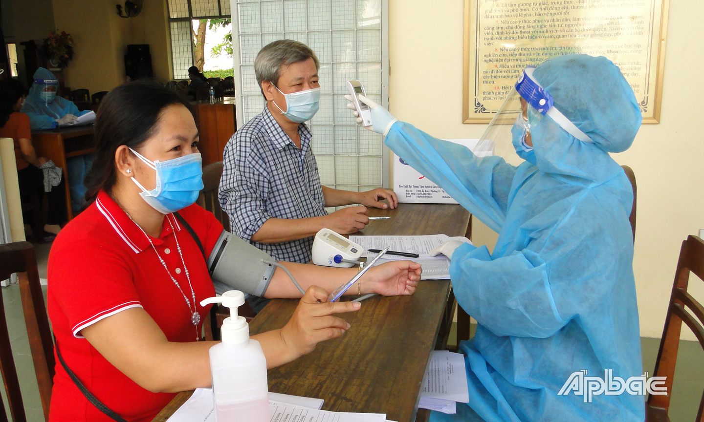 Sở Y tế huy động lực lượng tiêm chủng để triển khai chiến dịch tiêm chủng diện rộng cho nhân dân ngay khi nguồn vắc xin về đến tỉnh