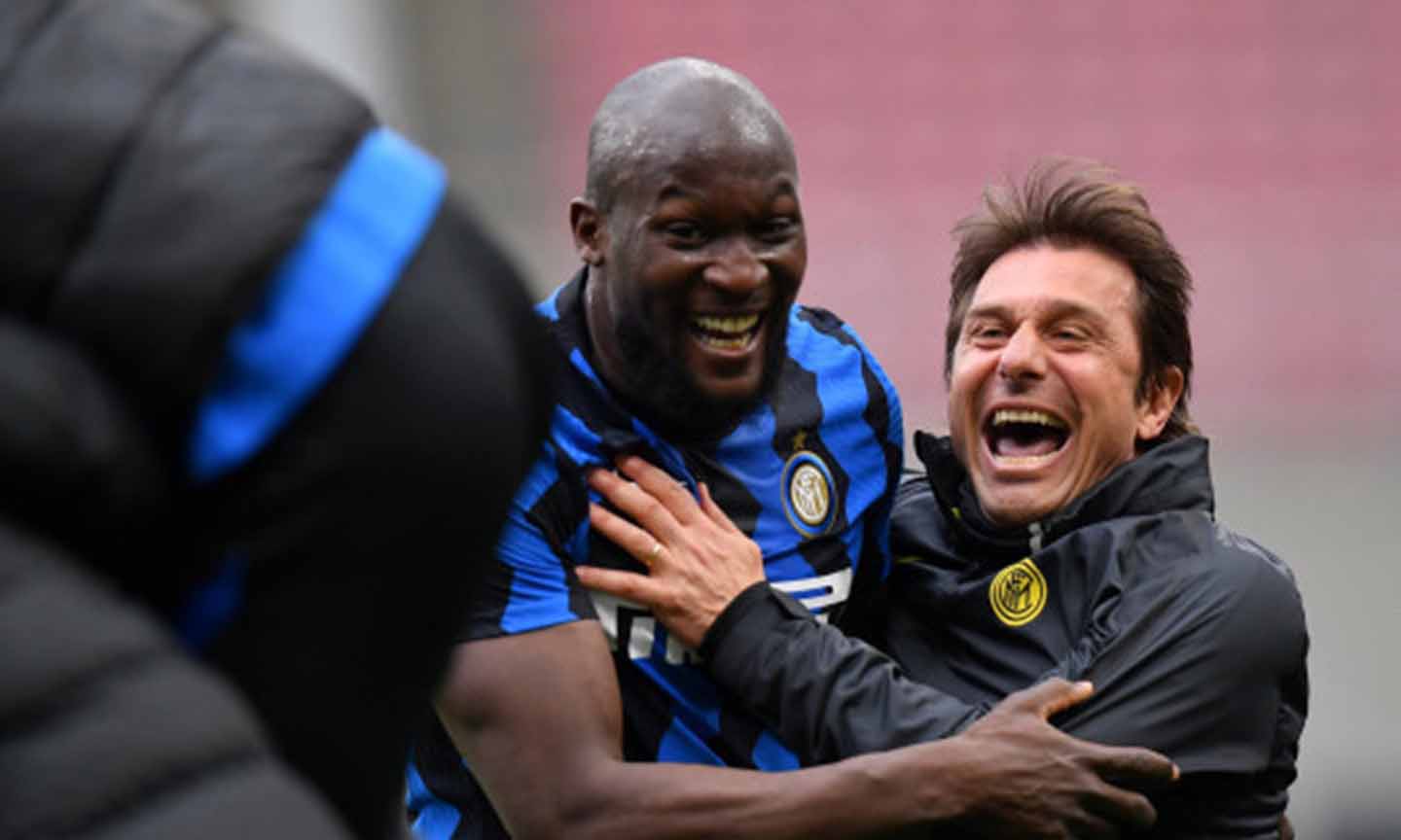 Inter Milan đánh mất cả HLV Conte và tiền đạo Lukaku trước khi mùa giải mới bắt đầu. Ảnh: Vietnamnet.vn