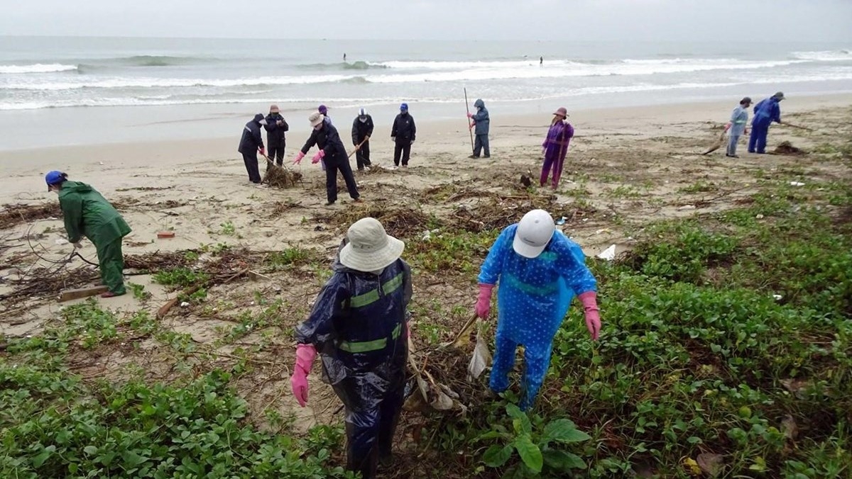 About 74 percent of solid waste of coastal localities were collected in 2019. (Illustrative image/VNA).