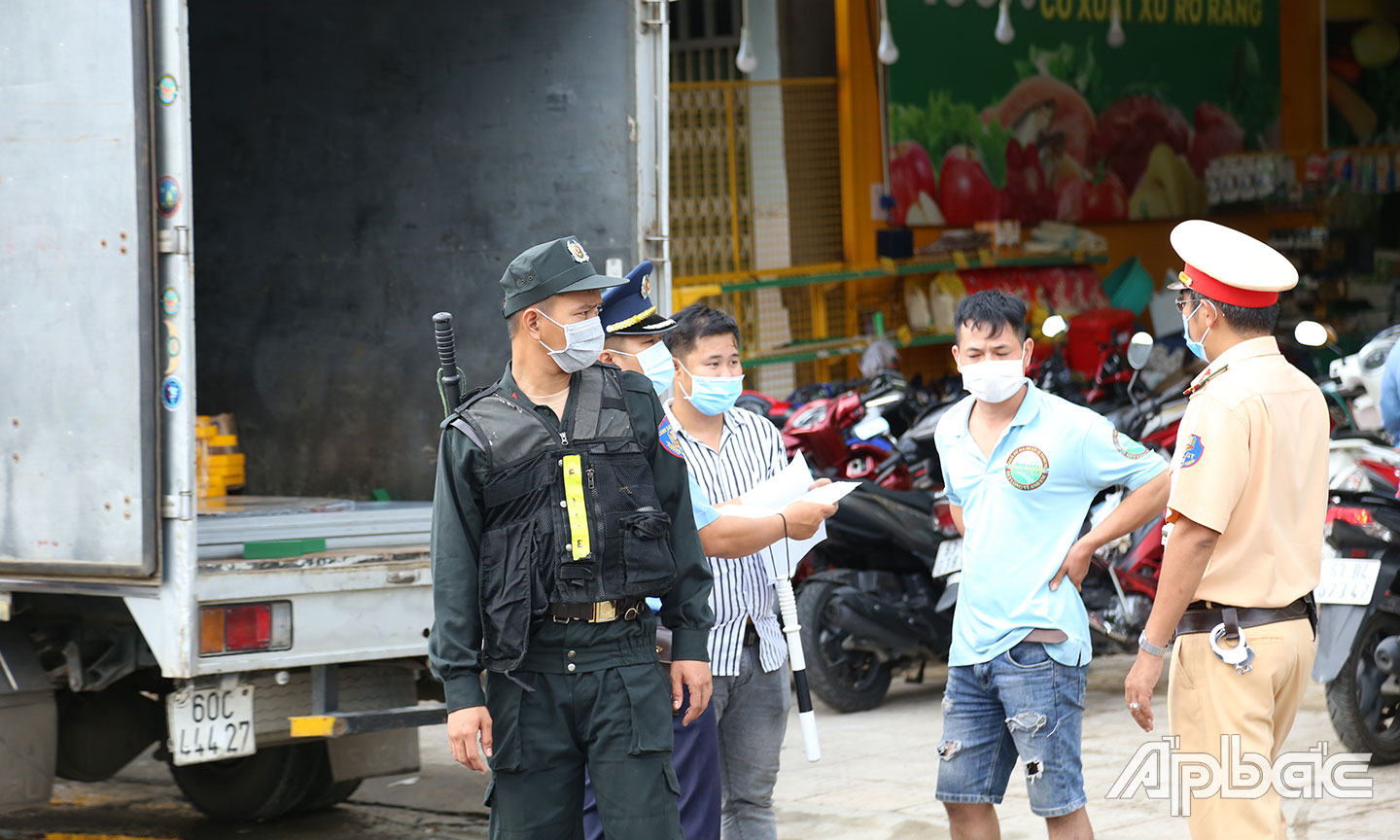 Công an huyện Chợ Gạo quyết tâm đảm bảo ANTT gắn liền với phòng, chống dịch Covid-19.