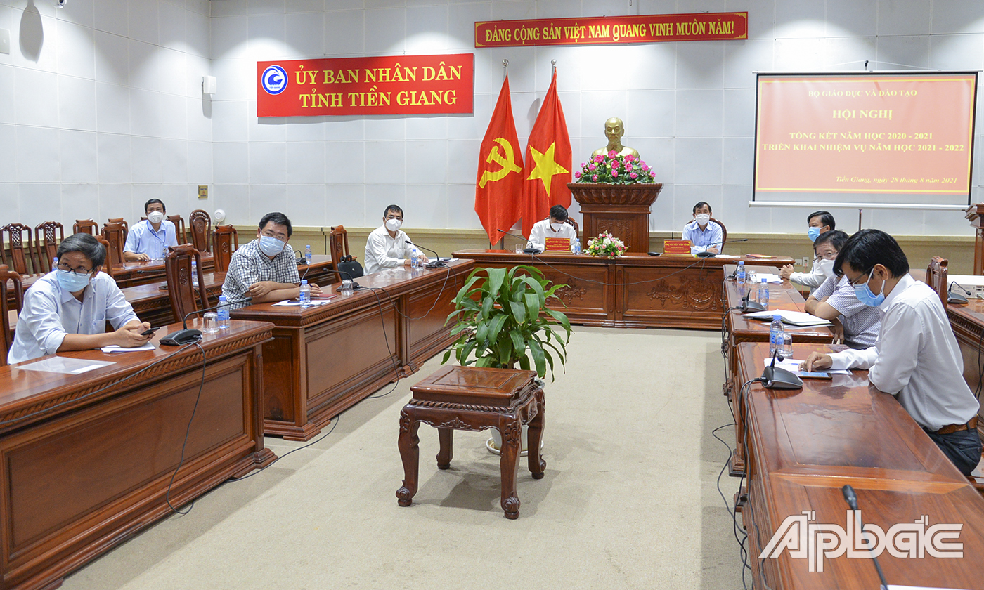 Quang cảnh tại điểm cầu Tiền Giang.