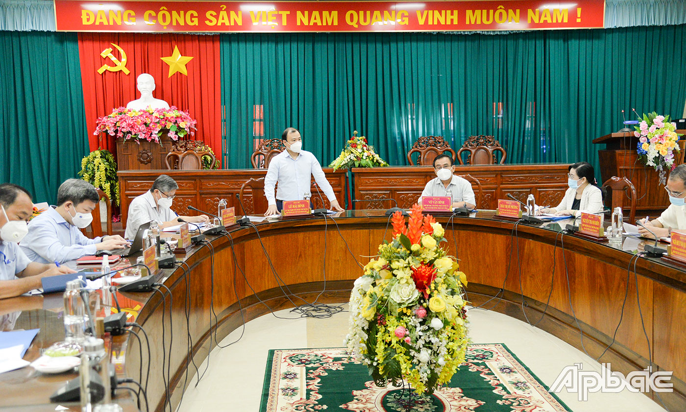 Quang cảnh buổi làm việc.