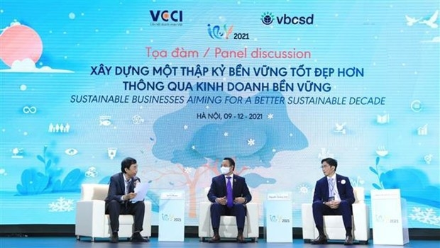 The Vietnam Corporate Sustainability Forum (VCSF) 2021 is held by the Vietnam Chamber of Commerce and Industry (VCCI) and its partners in Hanoi on December 9. (Photo: VNA).