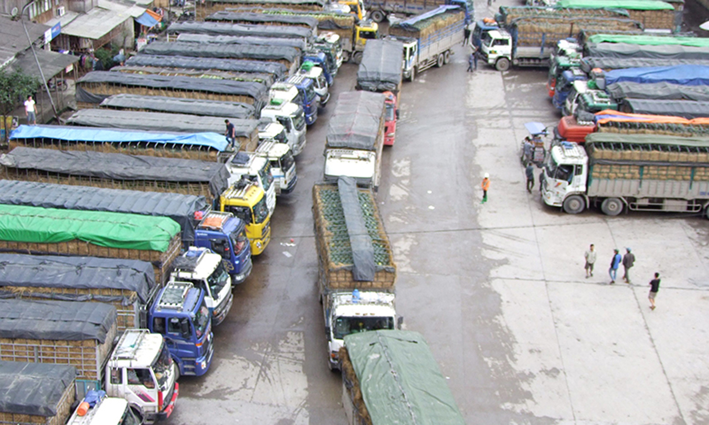 Hàng nghìn xe chở nông sản ùn tắc tại Cửa khẩu Tân Thanh (Văn Lãng, Lạng Sơn).