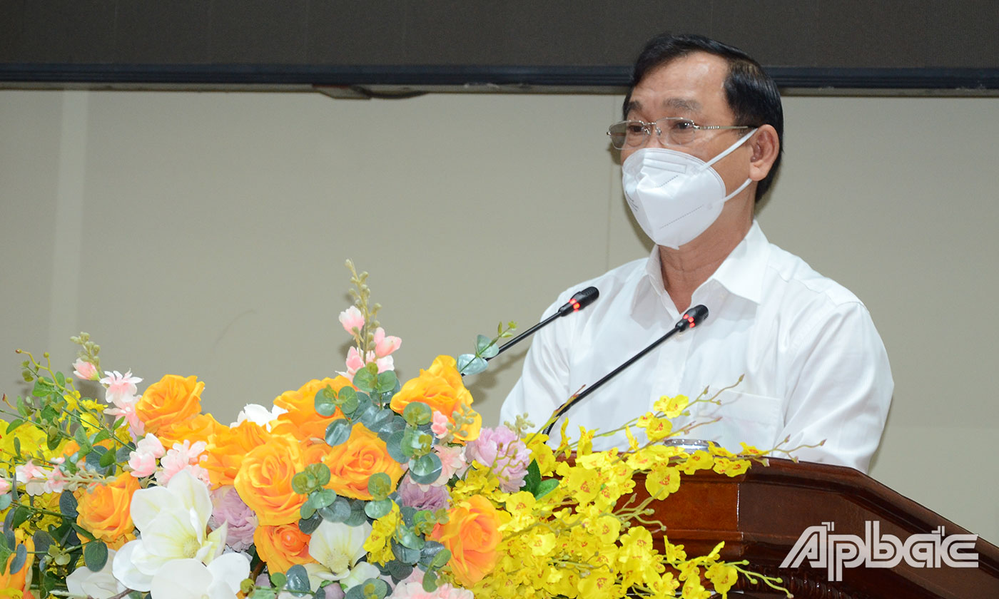 Đồng chí Nguyễn Văn Vĩnh phát biểu kết luận phiên họp.
