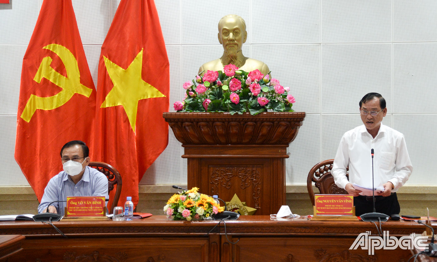 Đồng chí Nguyễn Văn Vĩnh phát biểu tại điểm cầu Tiền Giang.