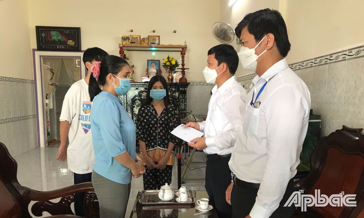 Trong đại dịch Covid-19, tinh thần tương thân tương ái, giúp đỡ lẫn nhau được phát huy cao độ trong toàn ngành GD-ĐT tỉnh nhà. 