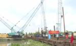 Tiền Giang: Hợp long đập thép ngăn mặn, trữ ngọt trên kinh Nguyễn Tấn Thành