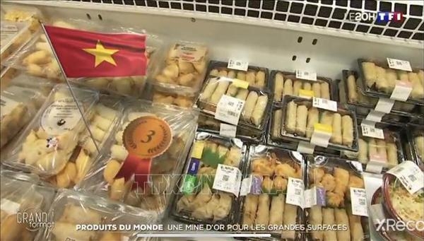 Vietnamese spring rolls on sale at a supermarket in France. (Photo: VNA).