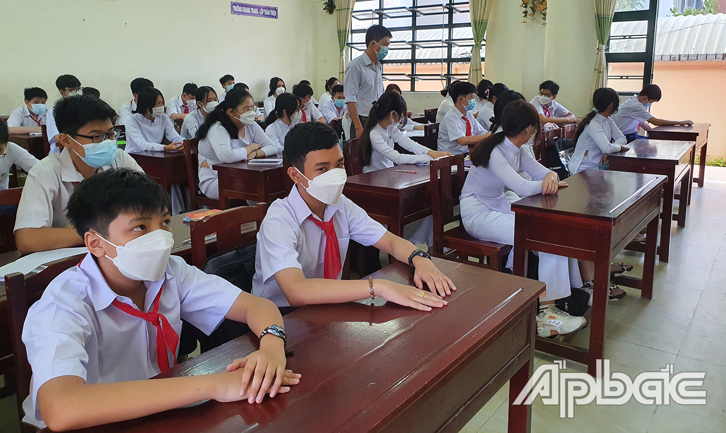 Thời gian qua, ngành giáo dục tỉnh Tiền Giang đang từng bước nỗ lực đưaa học sinh trở lại trường sau nhiều tháng học trực tuyến. (Ảnh chụp tại Trường THCS Lê Ngọc Hân, TP. Mỹ Tho). 