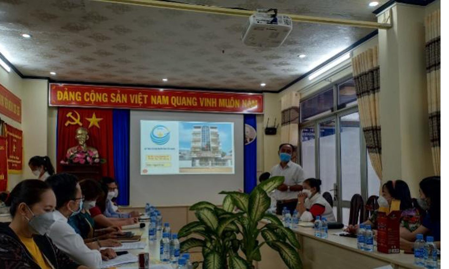 Quang cảnh cuộc họp.