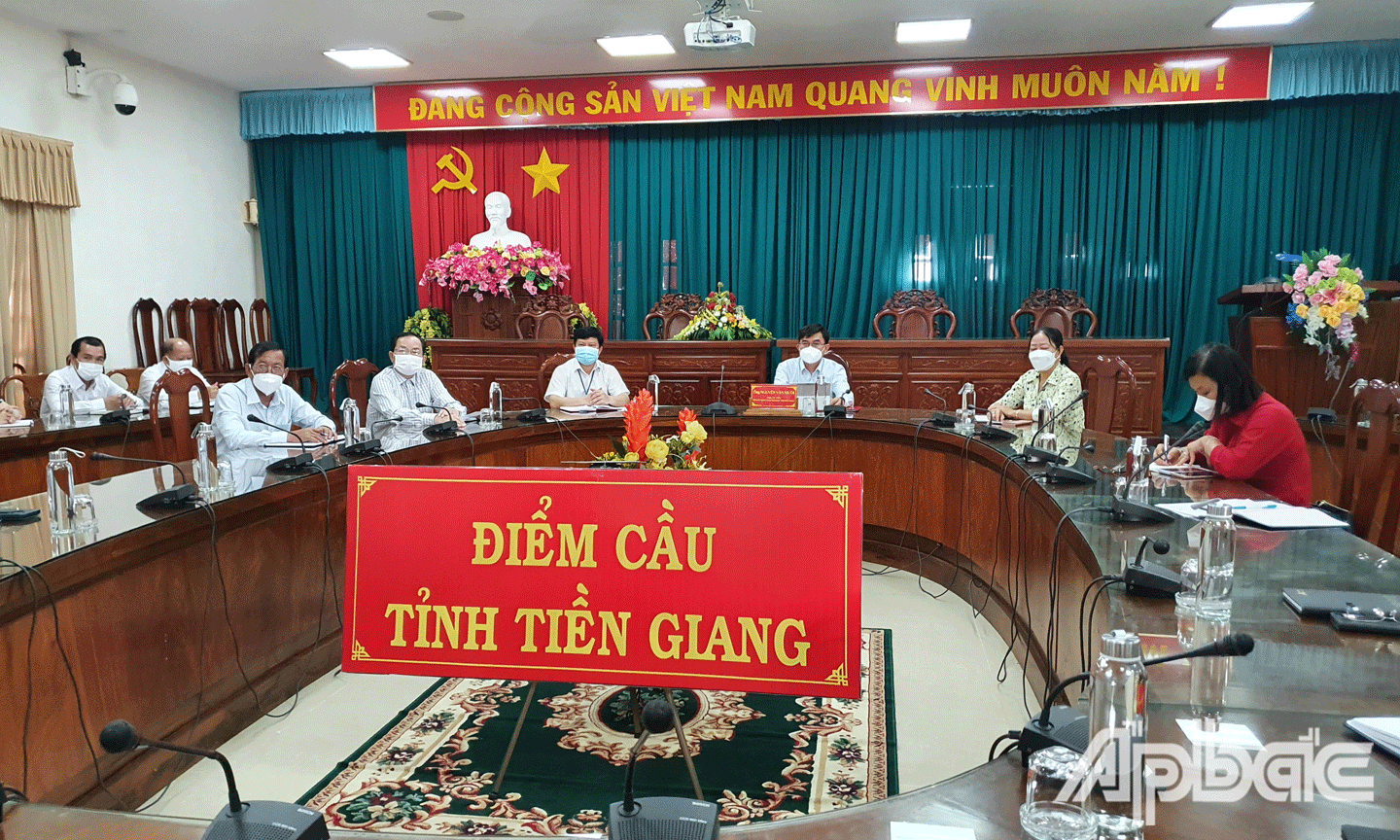  Quang cảnh tại điểm cầu tỉnh Tiền Giang. 