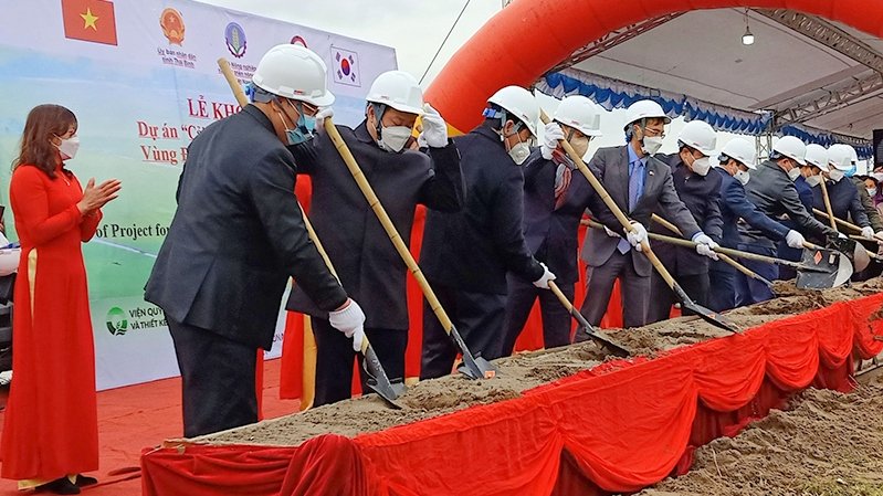 At the ground breaking ceremony (Photo: NDO/Mai Tu).