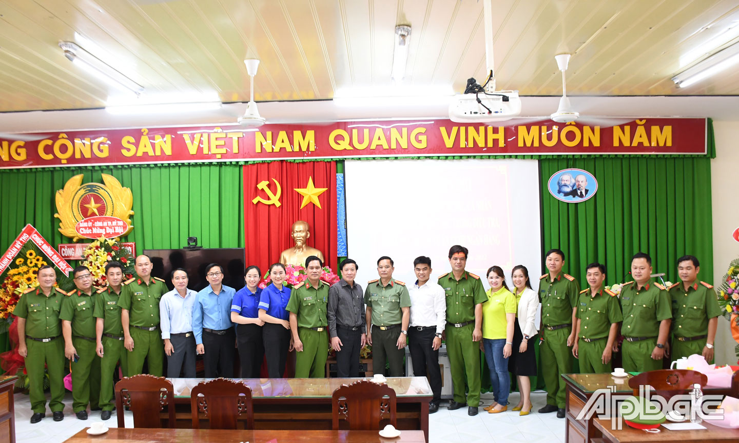 Các đại biểu tham dự tại lễ trao thưởng. Ảnh Đặng Thanh